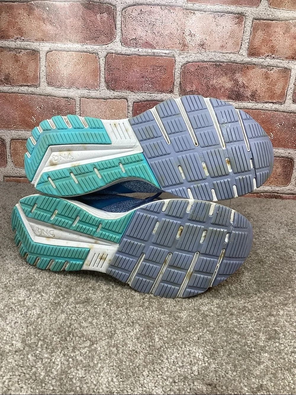 Brooks Anthem 3 Women’s running shoes sneakers size 8.5
